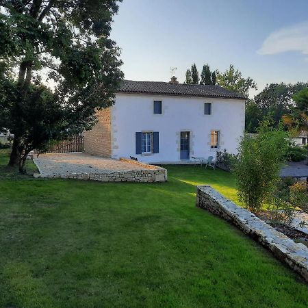 Gites De La Mousseterie Echire Exterior foto